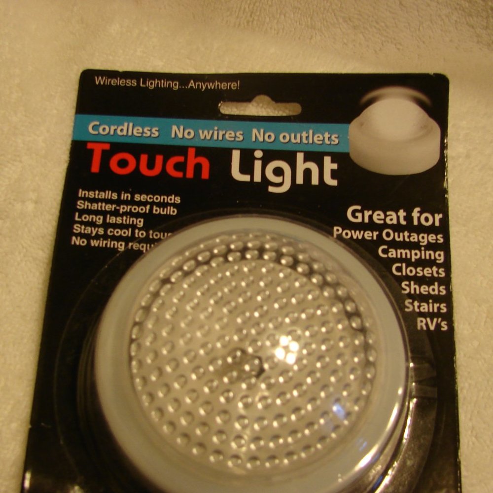 "G-43" Cordless Touch Light